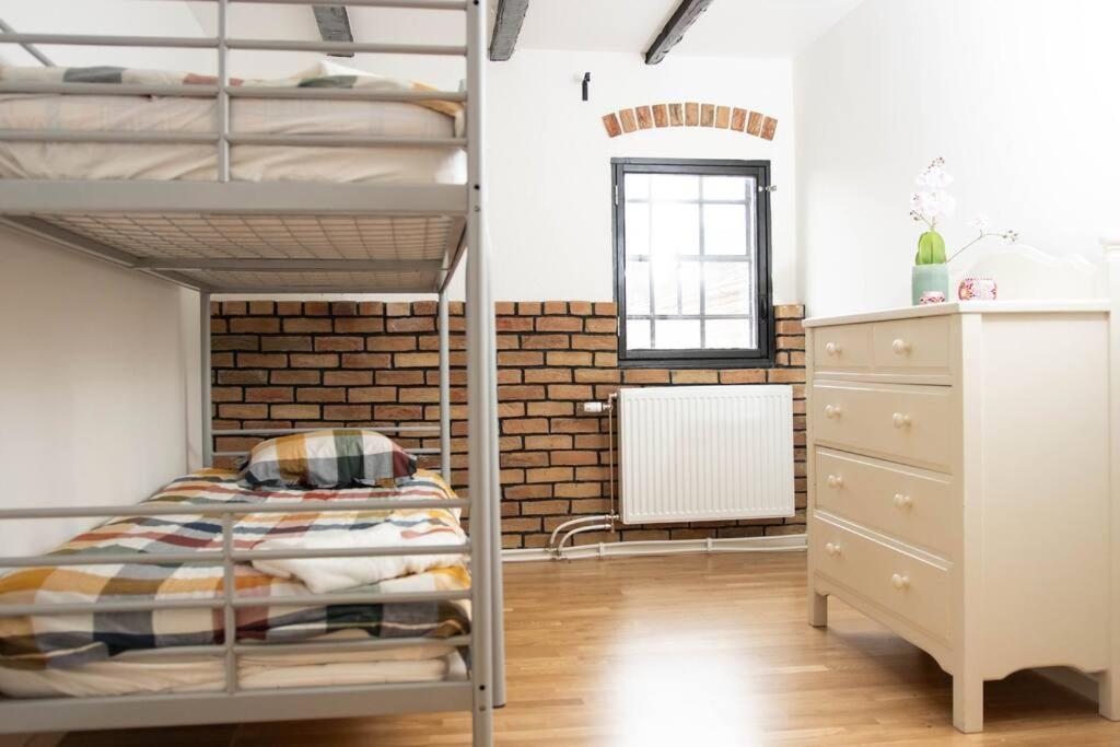 Historical Malt Factory Apartment, 6 Bedrooms, Sleeps 12 , Hot Tub 赫尔辛堡 外观 照片