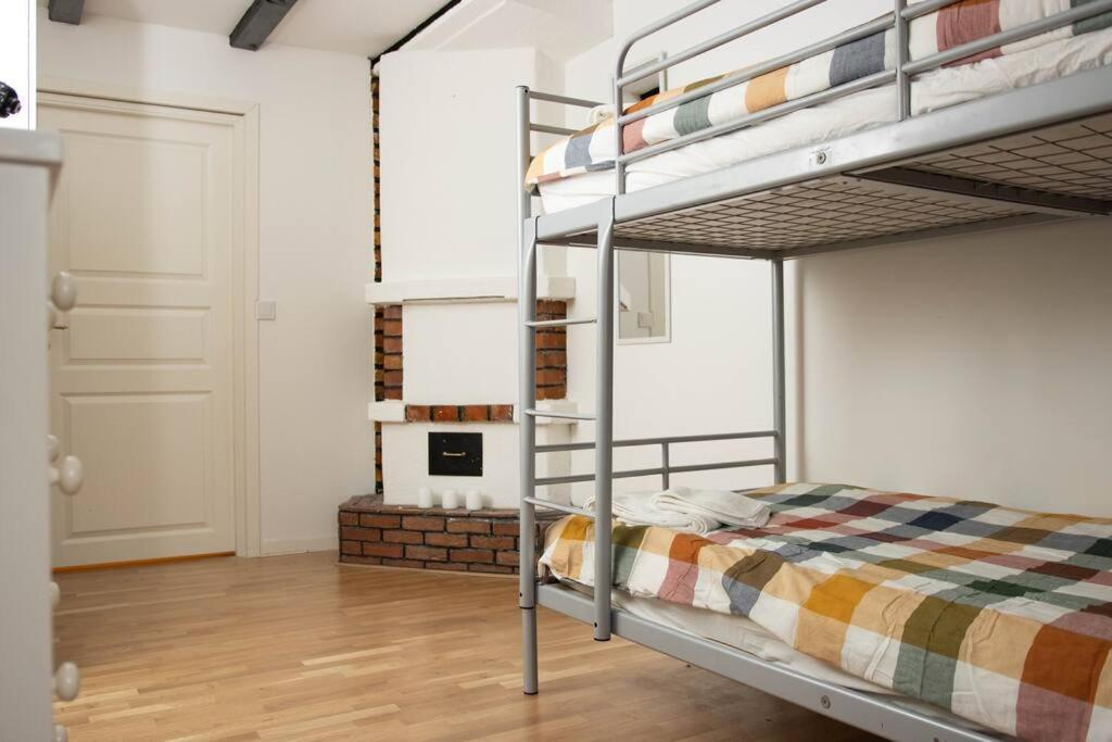 Historical Malt Factory Apartment, 6 Bedrooms, Sleeps 12 , Hot Tub 赫尔辛堡 外观 照片
