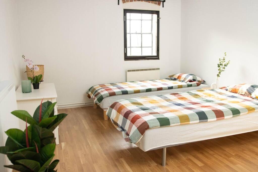 Historical Malt Factory Apartment, 6 Bedrooms, Sleeps 12 , Hot Tub 赫尔辛堡 外观 照片